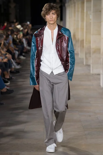 Look 5
